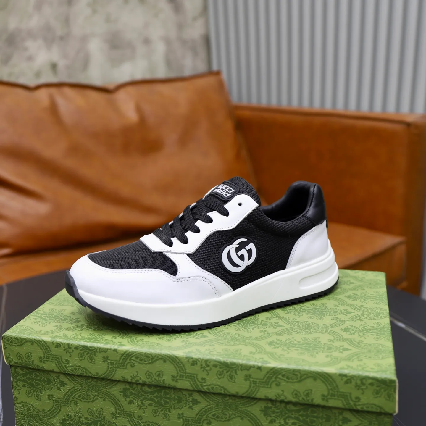 Ex-factory price: 440💰🙅‍♂️🙅‍♂️🙅‍♂️ Brand: GUCCI Standard code: 38-44 (45 customized) Grade: Same as the official website Material: Original material splicing Comfortable and breathable lining Lightweight and wear-resistant sports outsole Style category: Men's fashionable casual shoes Running sneakers Distinguished luxury brand elements Top luxury Color: actual picture color